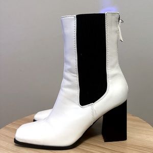 Black/ white chunk heel ankle boots stretch ankle w/ white zipper in the back